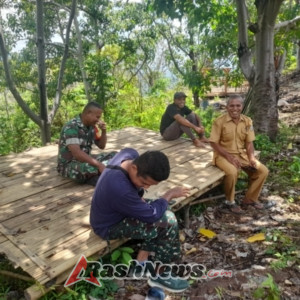 Warga Peozakaramba Sambut Baik Kegiatan Komsos Babinsa untuk Jaga Kamtibmas