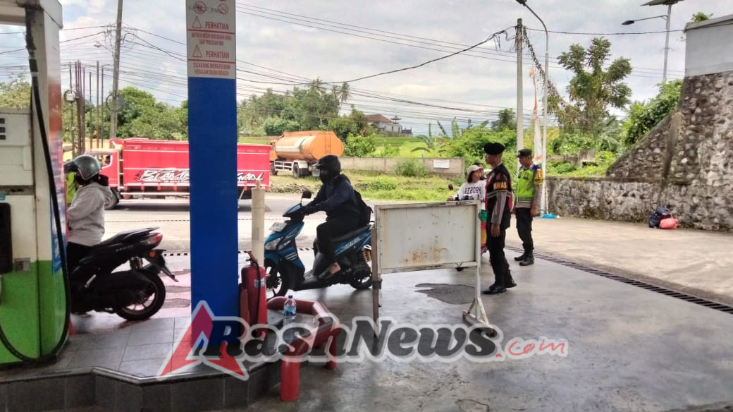 Pawas Pimpin Unit Patroli pantau SPBU di wilayah Jelijih Megati, cegah Kriminalitas.