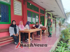 TNI Hadir di Tengah Guru SDI Ende 12, Memperkuat Hubungan dengan Masyarakat dan Sekolah
