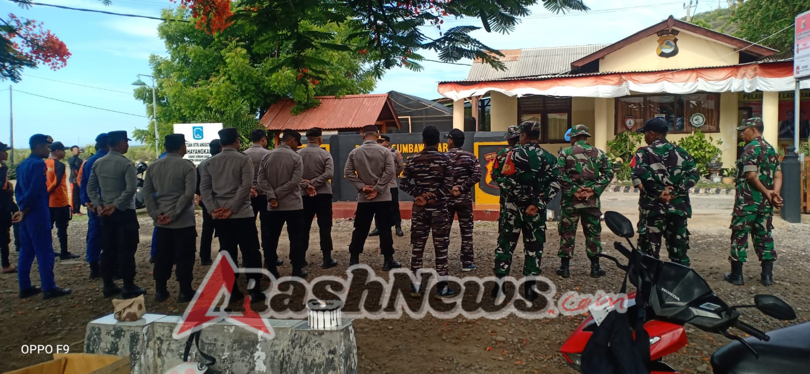 Sinergi Tim Gabungan Dipimpin Koramil 1628-04/Poto Tano Pada Operasi Pencarian Penumpang KMP Belida