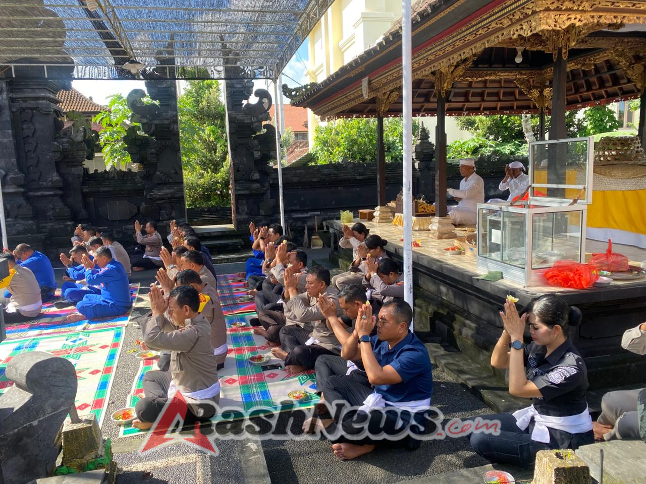 Personel Polres Badung Gelar Sembahyang Bersama