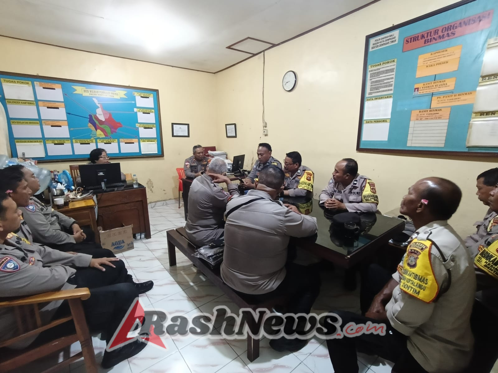 Perkuat Tugas Pembinaan Masyarakat, Kapolsek Dentim Beri Arahan Strategis kepada Bhabinkamtibmas