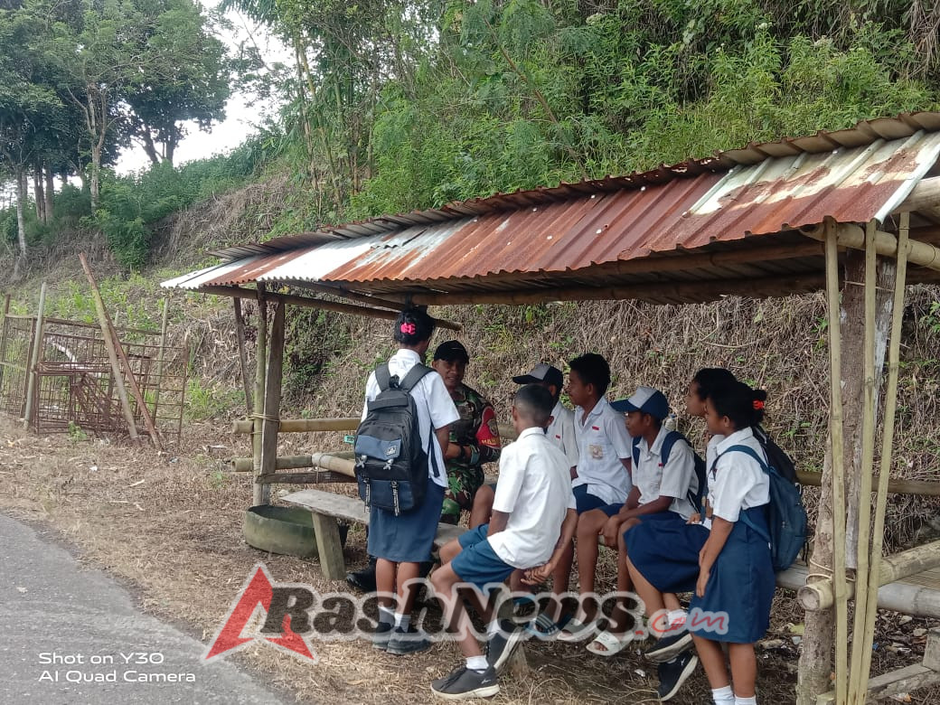 Komsos Babinsa di Desa Mbobenga, Wujud Dekat TNI dengan Masyarakat