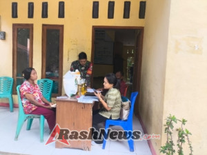 Bantuan Pangan dari BULOG dan Kementerian Sosial Disalurkan di Desa Latonliwo