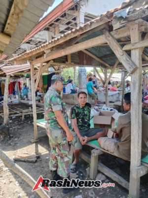 Komsos Babinsa Karera: Membangun Komunikasi dengan Pedagang Pasar Jangga Mangu