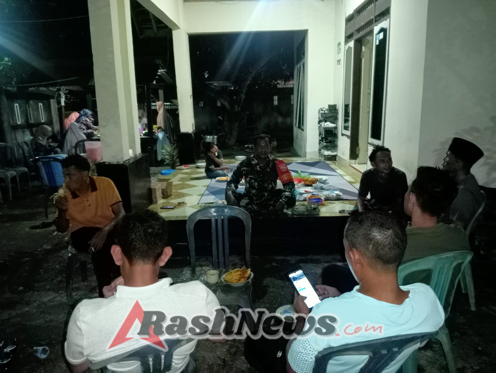 Koramil 1628-05/Jereweh Laksanakan Patroli Malam, Tingkatkan Kewaspadaan Warga