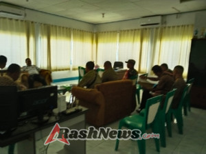 Koordinasi PAD Retribusi Parkir di Ende Berjalan Lancar dengan Kehadiran Babinsa