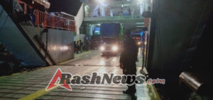 Pengamanan Terpadu Babinsa Pastikan Arus Penumpang Kapal di Pantai Baru Lancar