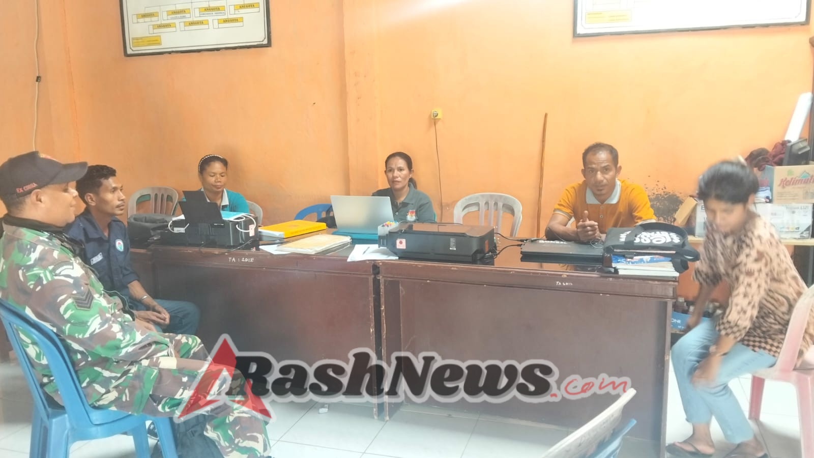 Babinsa Ramil 1602-01/Ende Aktif Terlibat Puldata dan Komsos, Wujudkan Kamtibmas Kondusif