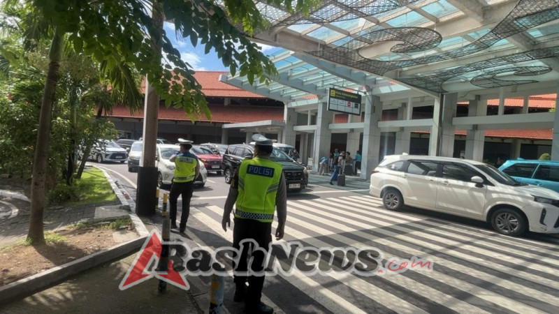 Polres Bandara Ngurah Rai Intensifkan Pengaturan Lalu Lintas di Area Keberangkatan Domestik