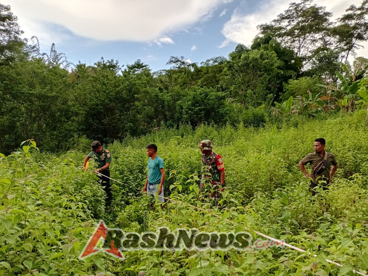 Kapten Said Abdullah Tinjau Lokasi Strategis Pembangunan Koperasi Desa