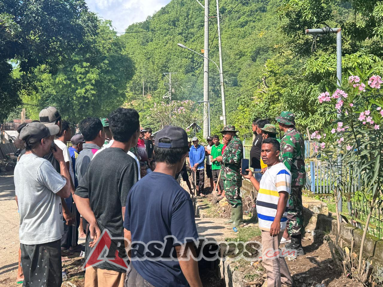 Saluran Air Sepanjang 200 Meter Bersih, Arus Lancar Tanpa Hambatan