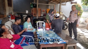 Bhabinkamtibmas Sambang Sekaligus Patroli Wilayah Binaan Serta Laksanakan Jumat Curhat