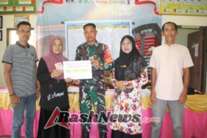 Pembagian BLT di Kantor Desa Naru Barat Berjalan Tertib dan Aman