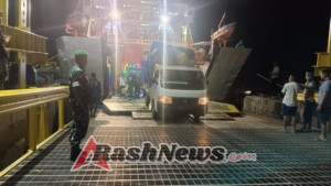 Babinsa Pantai Baru Pastikan Aktivitas Bongkar Muat Berjalan Aman dan Tertib