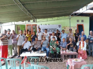 Babinsa Hadiri Kegiatan Jumat Curhat Polres Alor di Kelurahan Kalabahi Tengah