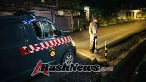 Polsek Selat Laksanakan Blue Light Patrol untuk Tingkatkan Keamanan Wilayah