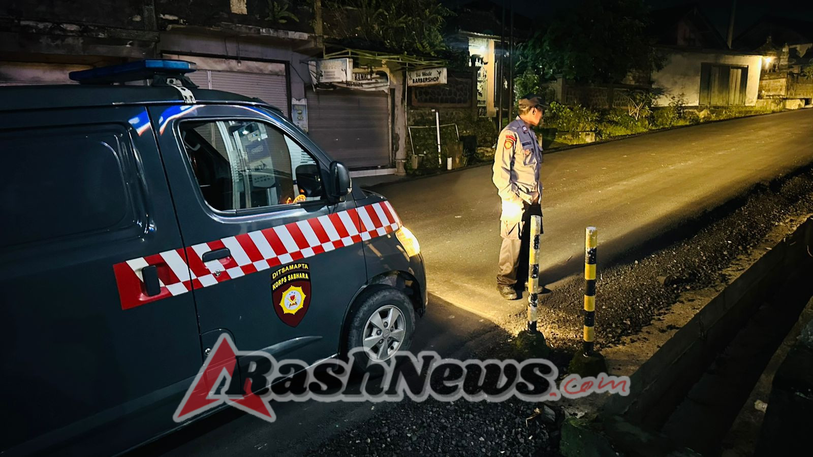 Polsek Selat Laksanakan Blue Light Patrol untuk Tingkatkan Keamanan Wilayah