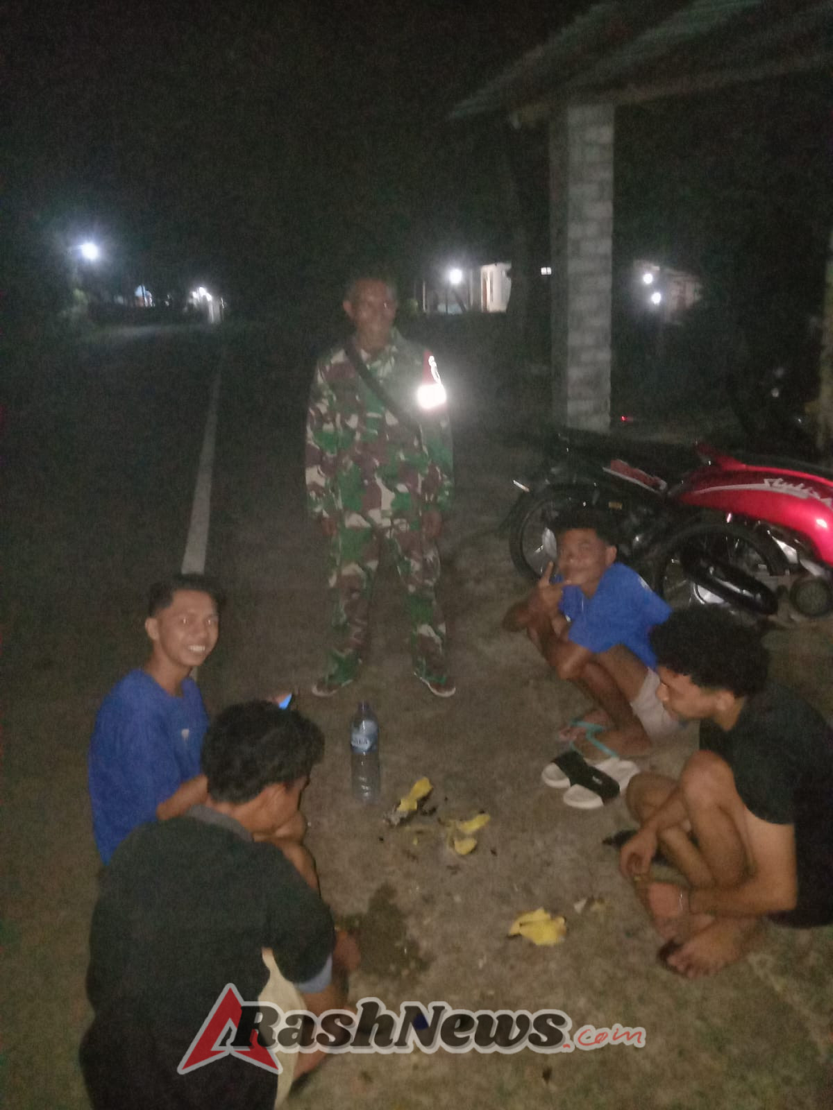 Patroli Humanis Babinsa Manggelewa Perkuat Kedekatan dengan Warga Binaan