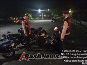 Patroli Harkamtibmas Polsek Mengwi Sambangi Tempat Keramaian Sampaikan Imbauan Kamtibmas