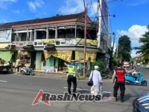 Patroli Dialogis Pawas Bersama Anggota Sambangi Pasar Kidul Bangli, Wujudkan Rasa Aman di Tengah Aktivitas Warga