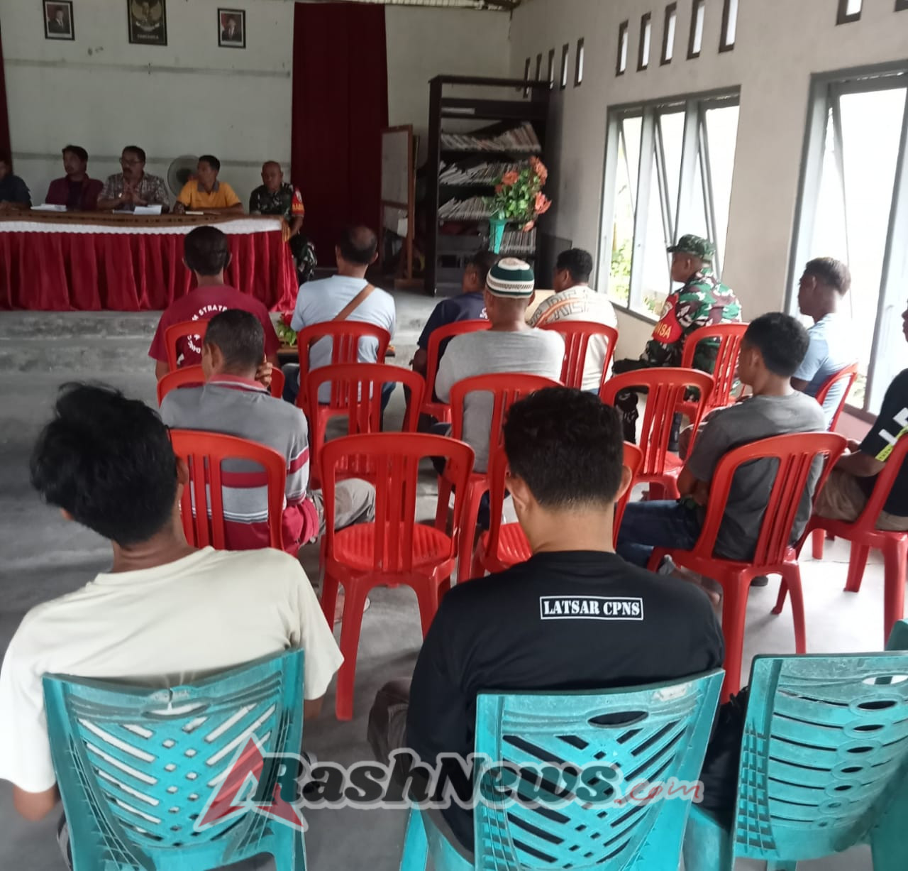 Komsos Babinsa Warnai Pertemuan Penataan Kawasan Hutan Manunggo’o bersama Pemerintah dan Tokoh Adat