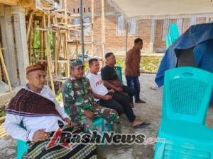 Babinsa Ramil 1602-01/Ende Ciptakan Rasa Aman dan Nyaman di Desa Wolokaro