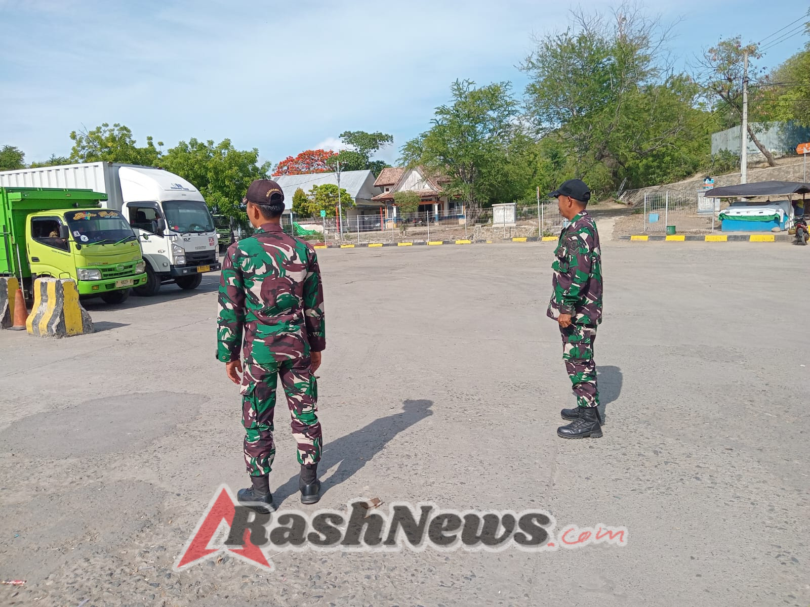TNI Koramil 1628-04 Poto Tano Intensifkan PAM Pelabuhan Demi Ketertiban Wilayah