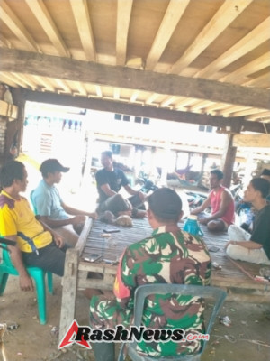 Bangun Kedekatan dengan Masyarakat, Babinsa Seran dan Bhabinkamtibmas Turun Langsung ke Desa