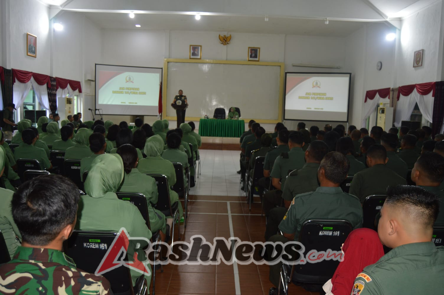 Danrem 161/Wira Sakti Ajak Prajurit Hindari Pelanggaran Saat Momen Natal melalui Jam Komandan