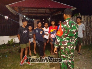 Kedekatan Babinsa dan Pemuda Bakajaya Terjalin Lewat Kegiatan Ronda Malam