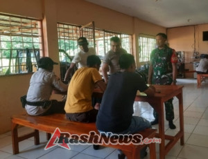 Babinsa Desa Parado Rato Imbau Warga Waspadai Longsor dan Jaga Keselamatan Kerja