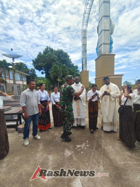 Pengamanan Missa di Keuskupan Agung Ende, Babinsa Jaga Ketertiban dan Kenyamanan Jemaat