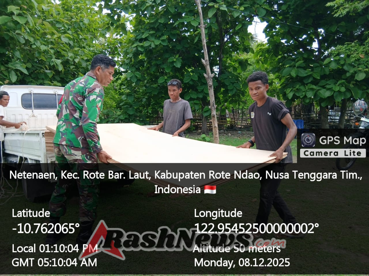 Babinsa 1627-03/Batutua Tingkatkan Pengamanan Logistik Pembangunan KDKMP