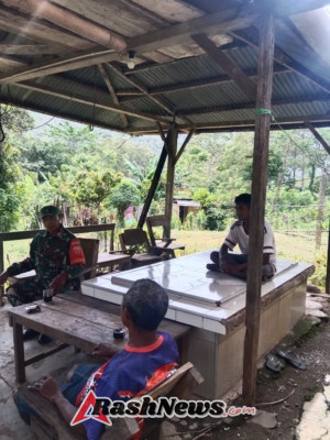 Musim Hujan, Babinsa Ingatkan Warga Unggu untuk Tingkatkan Kewaspadaan