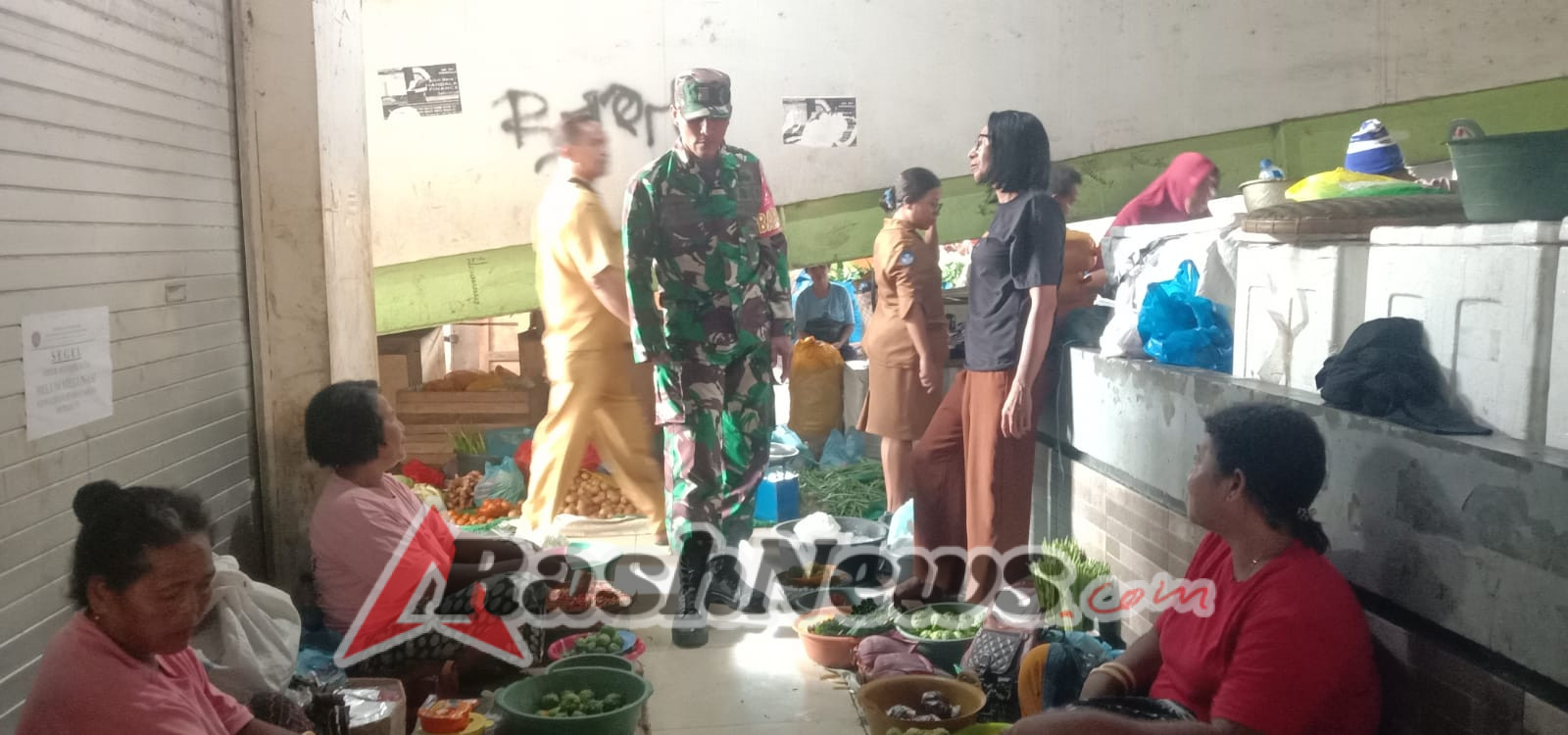 Babinsa Dengarkan Keluhan Warga Koanara, Tingkatkan Koordinasi dengan Pemerintah Desa