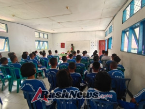 Meningkatkan Semangat Kebangsaan, Babinsa Ende Dialog dengan Siswa SMK Pelayaran