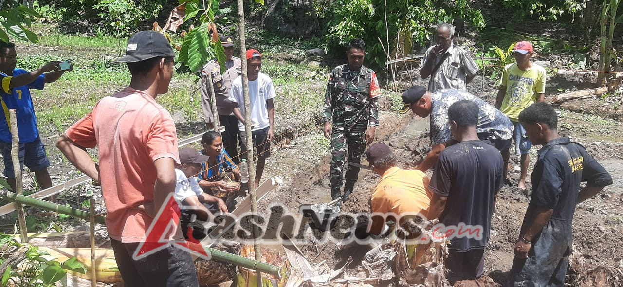 Komsos, Pamwil, dan Karya Bakti, Babinsa Wujudkan Kemanunggalan TNI-Rakyat di Desa Butanalagu