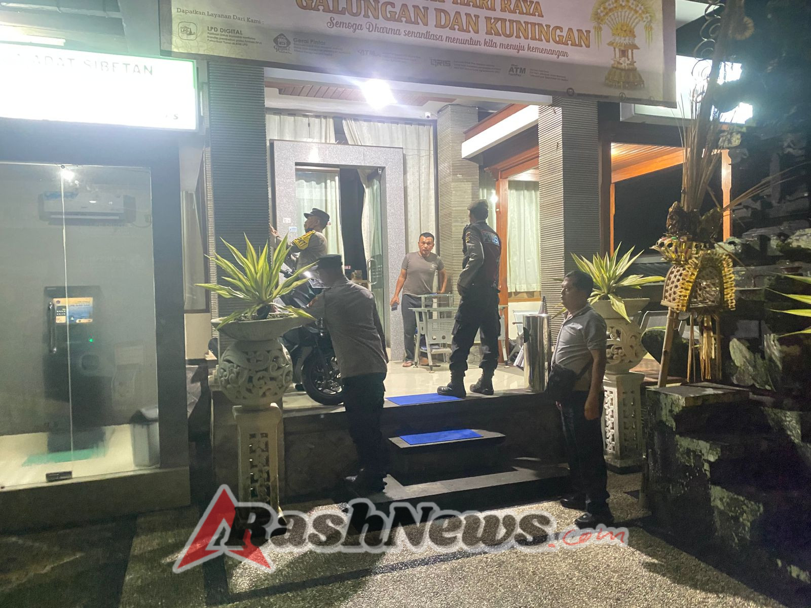 Dengan ” Bluelight ” Patrol, Polsek Bebandem Cegah Kejahatan Malam Hari