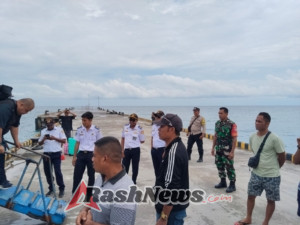 Aktivitas Pelabuhan Ba’a Dipantau TNI: Situasi Aman dan Kondusif