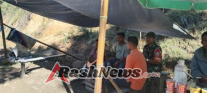 Sertu Arnoldus Seba Dampingi Masyarakat, Pastikan Wilayah Desa Detupera Aman