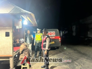 Patroli Dialogis Kamtibmas Dengan Warga Masyarakat Yang Ditemui Saat Patroli