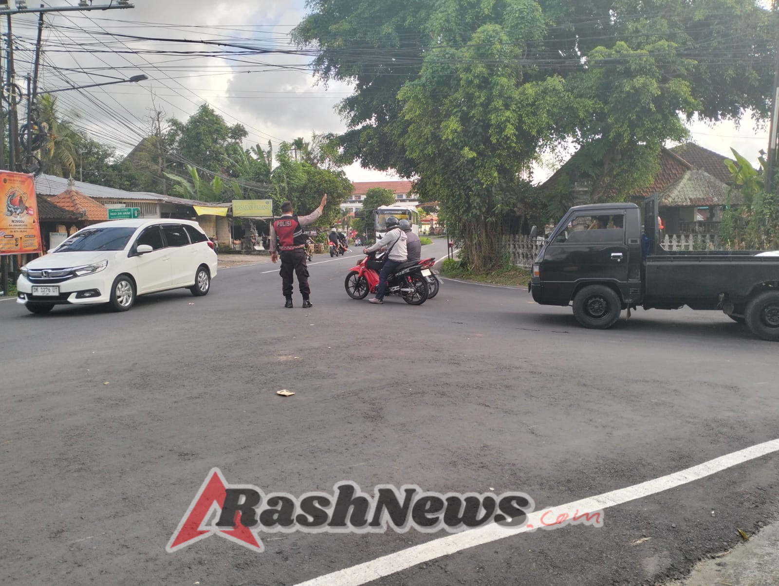 Gatur Sore Rutin, Polsek Abiansemal Pastikan Arus Lalin Tetap Lancar & Tertib