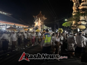 Bhabinkamtibmas Batununggul Amankan Piodalan Di Pura Dalem Cemara Desa Adat Batumulapan
