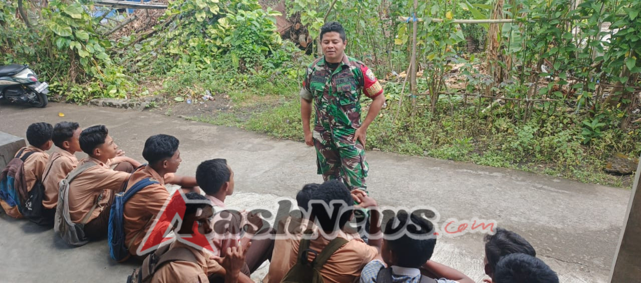 Komsos Babinsa di Onekore Dihadiri 15 Pelajar, Fokus pada Sopan Santun dan Tanggung Jawab