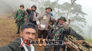 Lindungi Mutis, TNI dan Aparat Desa Fatumnasi Lakukan Patroli Terpadu