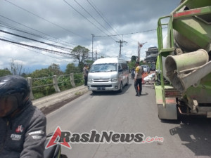 Polsek Kintamani Amankan Proses Perbaikan Jalan Jebol di Penelokan–Kintamani