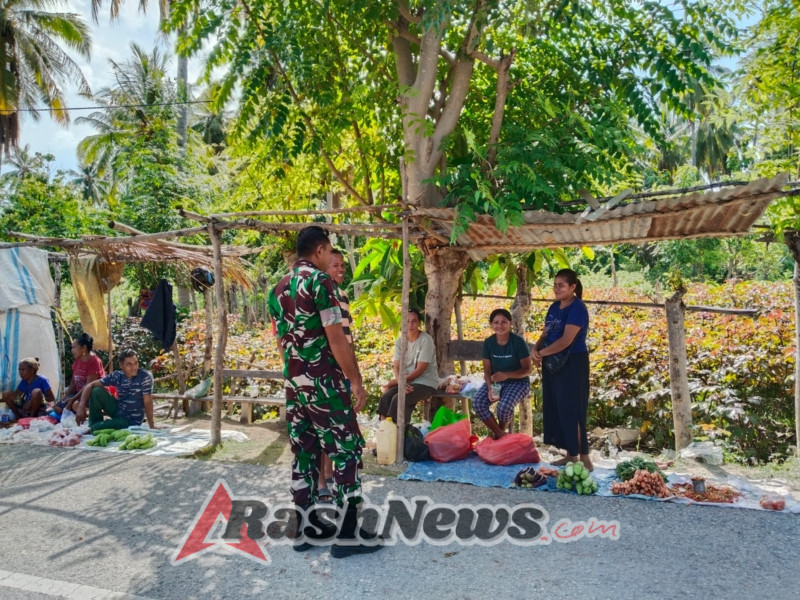 Babinsa Himbau Warga Jaga Ketertiban dan Kebersihan Pasar