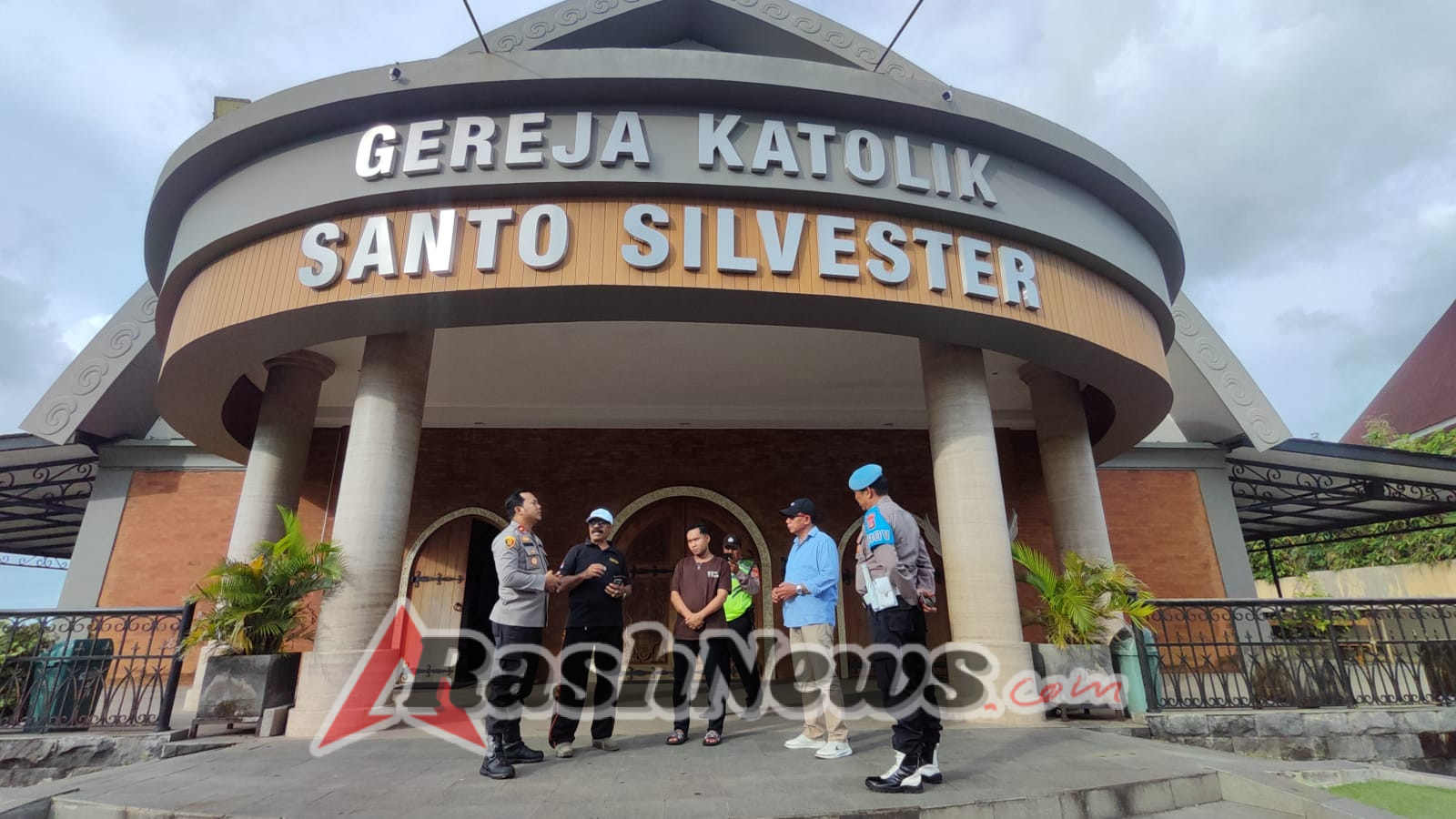 KAPOLSEK KUTA SELATAN LAKUKAN SAMBANG KAMTIBMAS KE GEREJA SANTO SILVESTER JELANG NATAL & TAHUN BARU