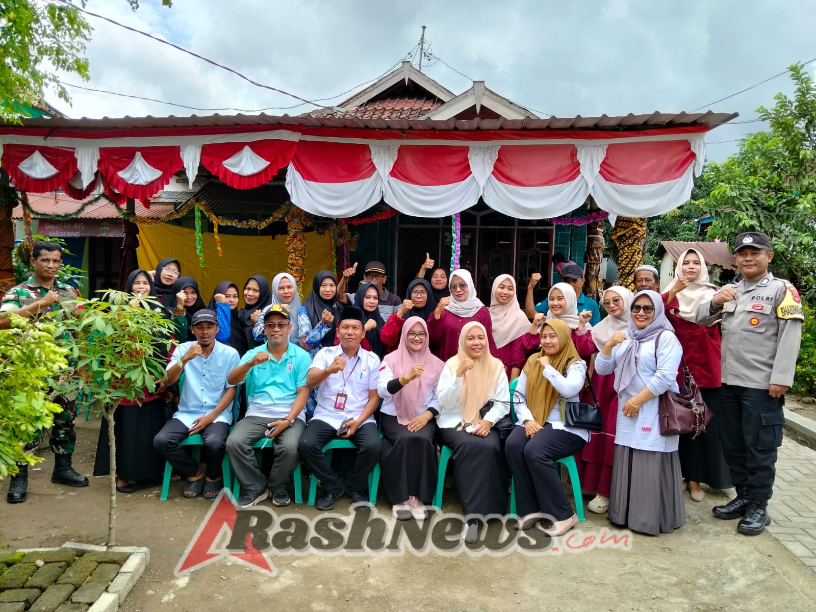 Lomba Kebersihan Lingkungan Berjalan Lancar, Babinsa Seteluk Tengah Berikan Pendampingan